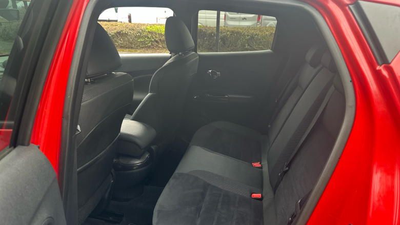 Nissan Juke 1.5 dCi N-Connecta 5dr Diesel Hatchback